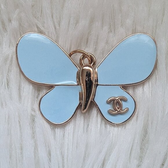 Chanel, Baby Blue Enamel Butterfly Pendant Charm Zipper Pull Gold Hardware - Picture 1 of 6